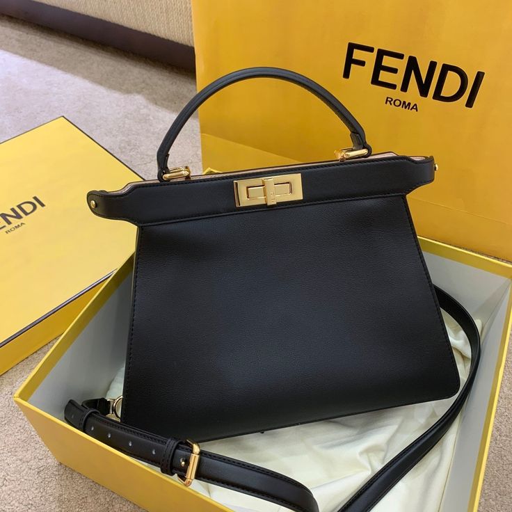 Fendi_Peekaboo_ISeeU_Medium_Tote_Bag_1