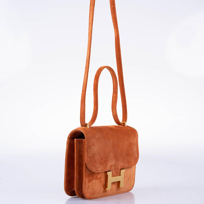 Hermès Constance 18 Paprika Doblis Suede with Gold Hardware - 2021, Z