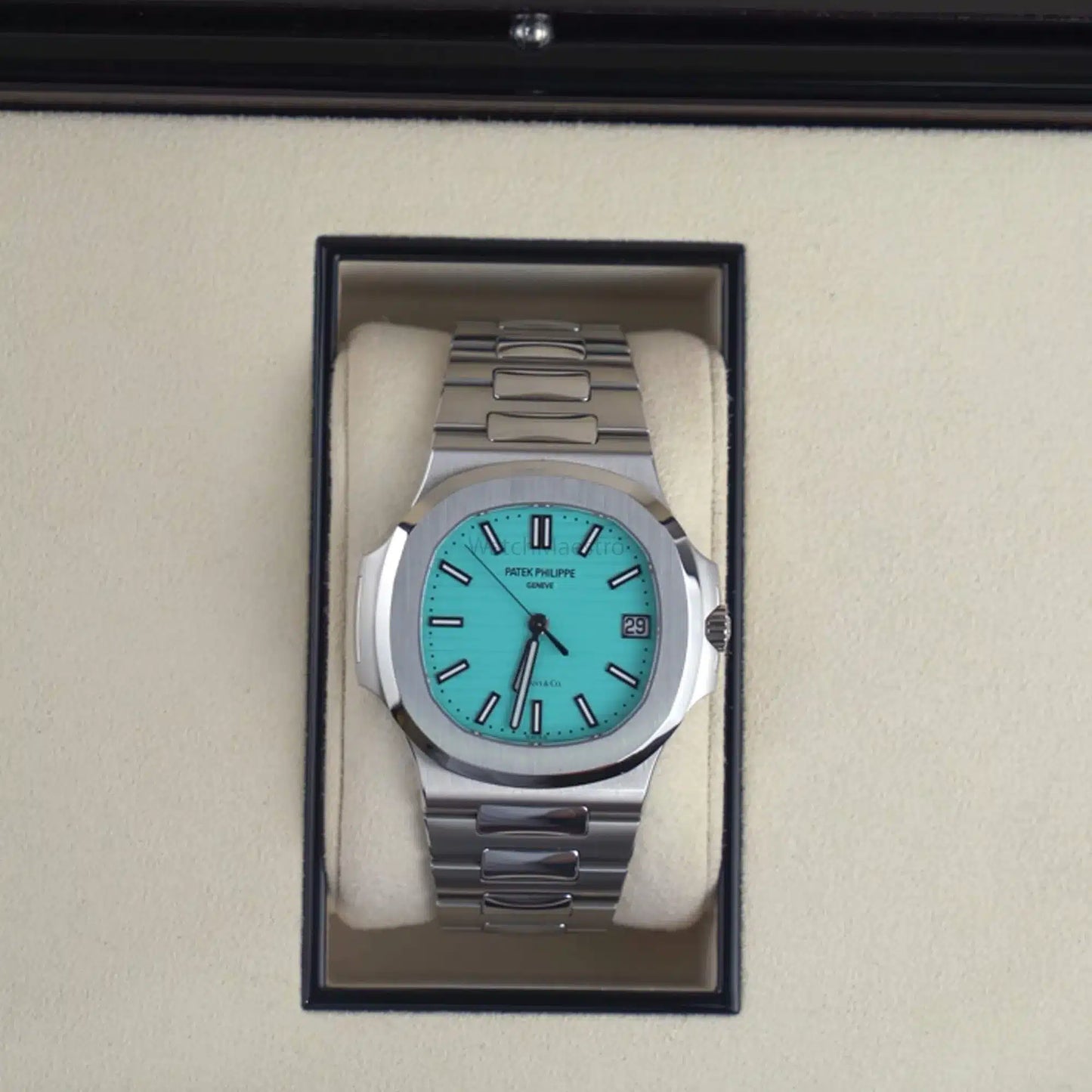 Patek Philippe Nautilus 5711/1A-018 Tiffany Blue