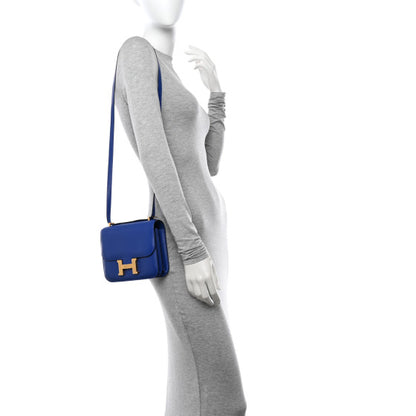 HERMES Tadelakt Constance 18 Bleu Electrique